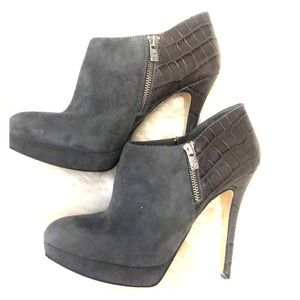 🐊 MICHAEL KORS Grey Suede & Alligator Booties